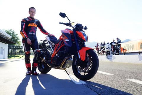 Video: Jeremy McWilliams thrashes the new KTM Super Duke