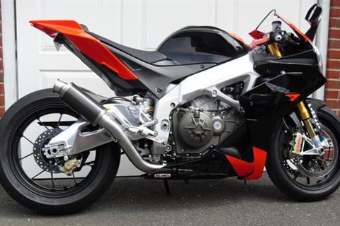 Video: GP style exhaust released for the Aprilia RSV4