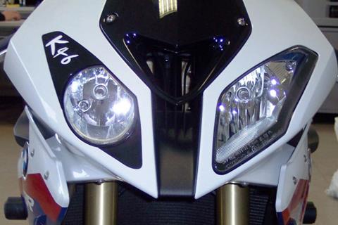 Make your BMW S1000RR’s lights symmetrical