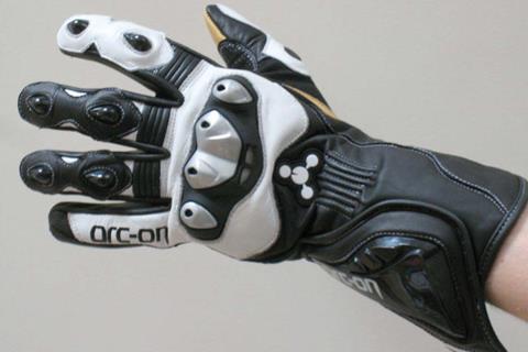 New Stinger sports gloves from arc-on