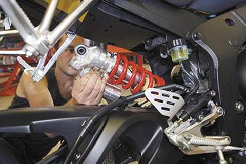 How to replace your rear shock