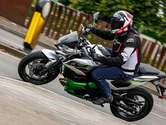 KAWASAKI Z7 HYBRID (2024-on) review