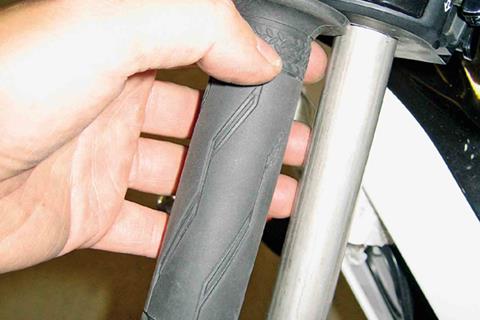 How to fit tricky new grips