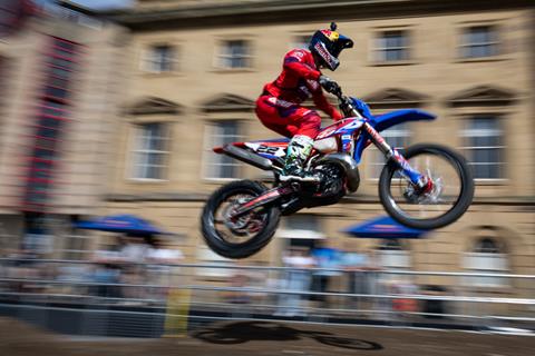 Bike fans to go Toon | Red Bull Tyne Ride urban enduro draws big crowds to Newcastle’s Quayside