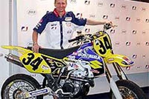 Schwantz breaks hand in supermotos