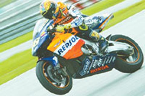 Rossi heads all-Italian podium in Italy