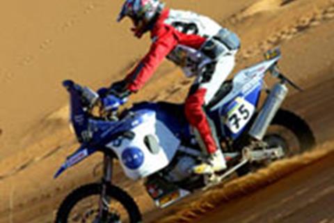 Pavey crashes out of Dakar