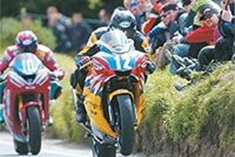 The 2004 TT begins