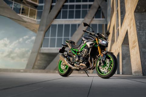 Fun-lovin' four-pot: 2025 Kawasaki Z900 retro boasts punchier performance and extra electronics