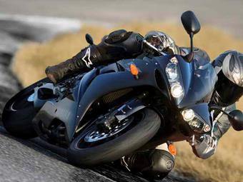 YAMAHA R1 (2004-2006) review