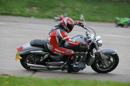 TRIUMPH ROCKET III (2005-2008)