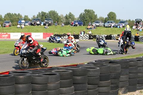 Darley Moor drama for club racers