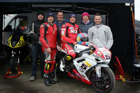 MCN's Michael Neeves races MRO Powerbikes rnd 2