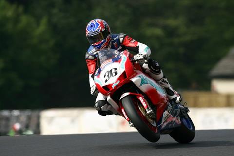 Lavilla pole at Oulton