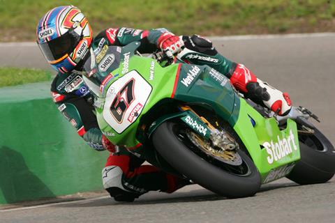 Mallory British Superbikes: Byrne wins race one