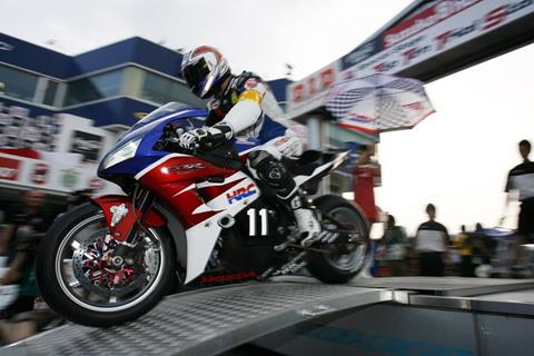 Suzuka Eight Hours: James Toseland and Ryuichi 