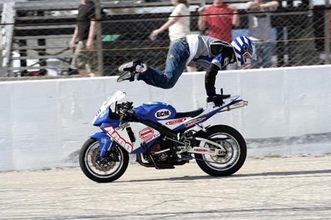 Chris ‘Teach’ McNeil wins Stuntwars ’08; Chris Pfeiffer crashes