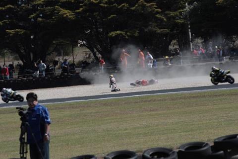 Phillip Island Word Superbikes: Bayliss crashes out, but still goes fastest