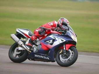 HONDA CBR900RR FIREBLADE (2000-2001) review