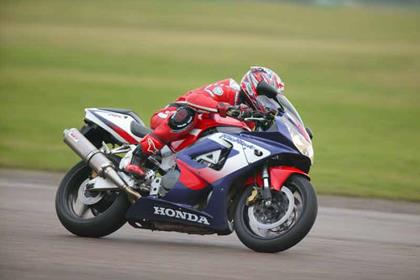 HONDA CBR900RR FIREBLADE (2000-2001)