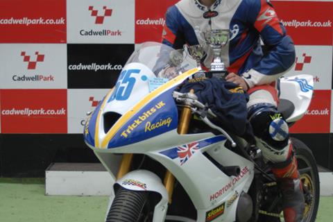 17 year old irish lad wins 8 out of 8 at cadwell park 