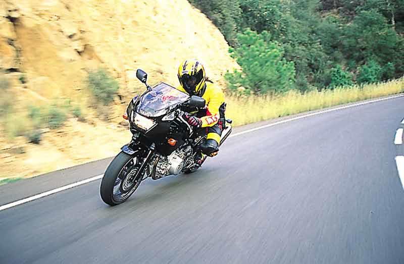 YAMAHA TRX850 (1996-2000) Review | Speed, Specs & Prices