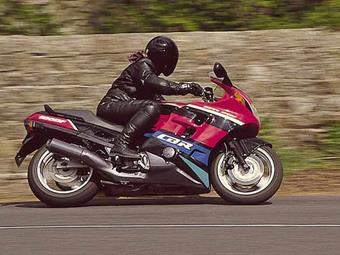 HONDA CBR1000F (1987-1997) review