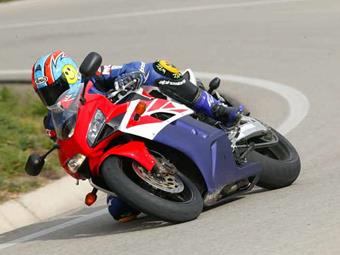 HONDA CBR1000RR FIREBLADE (2004-2005) review