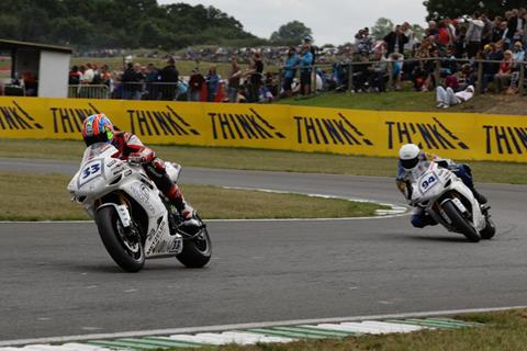 Henderson Yamaha R1 Cup – race report, Mallory Park 21/22 June