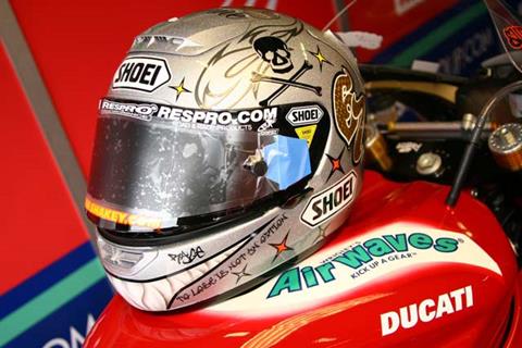 Oulton Park British Superbikes: One-off helmet design for Shane Byrne