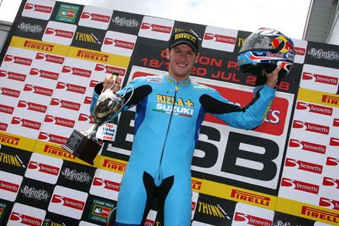 Outlon Park British Superbikes: Tom Sykes does the double