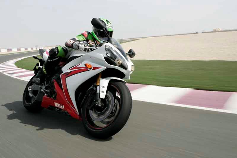 YAMAHA R1 (2007-2008) Review | Speed, Specs & Prices