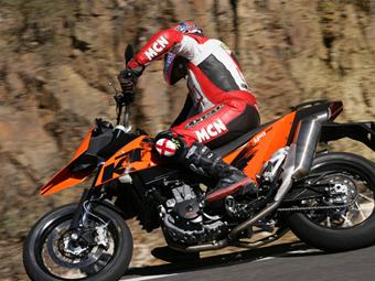 KTM 690 SUPERMOTO (2007-2011) review