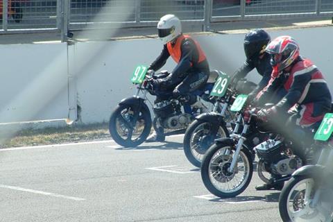 Plum Pudding Races at Mallory Park