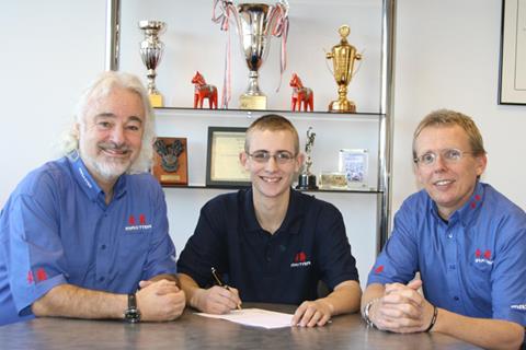 Matt Hoyle signs for Maxtra 125GP team