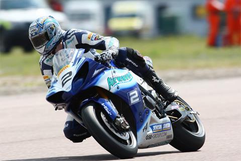 Thruxton BSB: 1-2 for Airwaves Yamaha in roll for pole