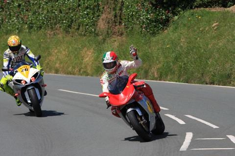 Rossi and Agostini around the Isle of Man