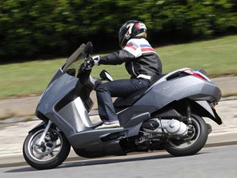 PEUGEOT SATELIS 125 (2006-on) review