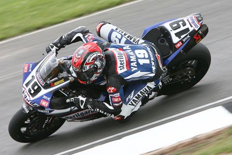 Donington WSB: Spies on pole