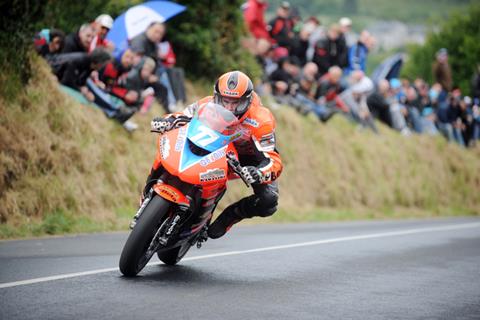 Farquhar racks up 100th Irish road race victory