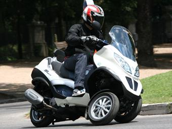 PIAGGIO MP3 HYBRID 125 (2009-on) review