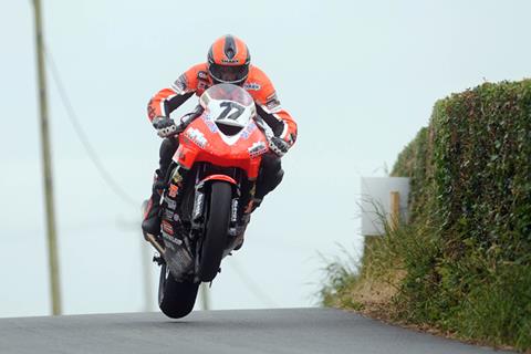 Dundrod 150 superbike race