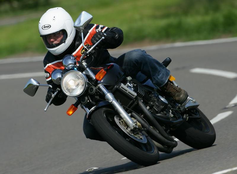 HONDA CB400 (1992-on) Review | Speed, Specs & Prices