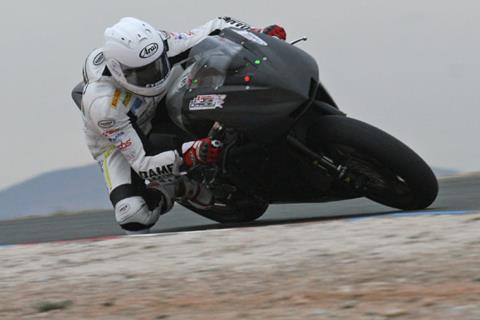 Gino Rea tests Moto2 machine