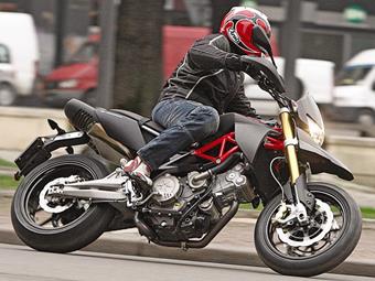 APRILIA DORSODURO 750 FACTORY (2010-2011) review