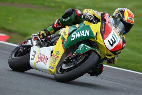 Oulton BSB: Easton sets the pace