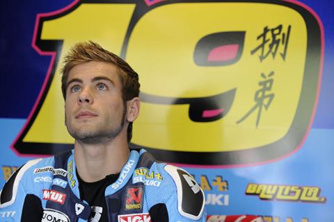 Alvaro Bautista breaks collarbone