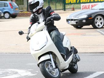 PEUGEOT VIVACITY 125 (2010-on) review