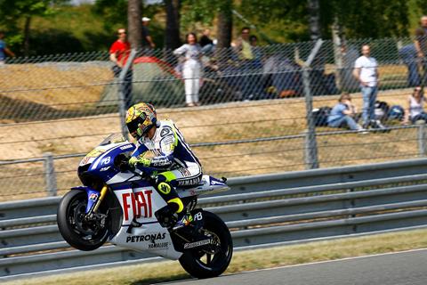 Le Mans MotoGP: Shoulder still troubling Valentino Rossi