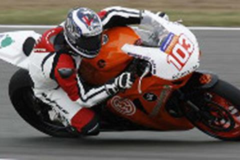 Warren on pole for Silverstone Superstock